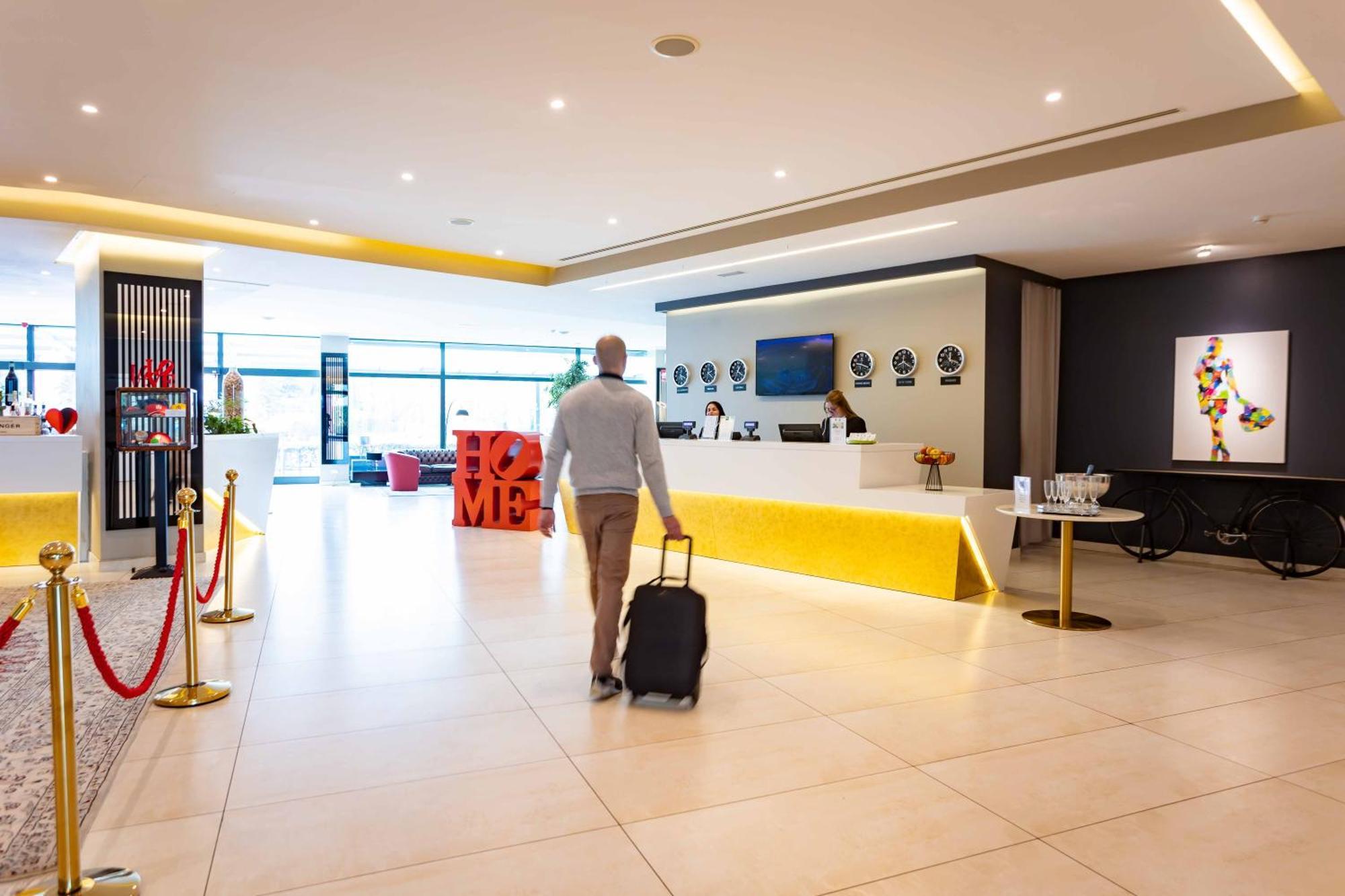 Ibis Styles Milano Est Settala Hotel Bagian luar foto