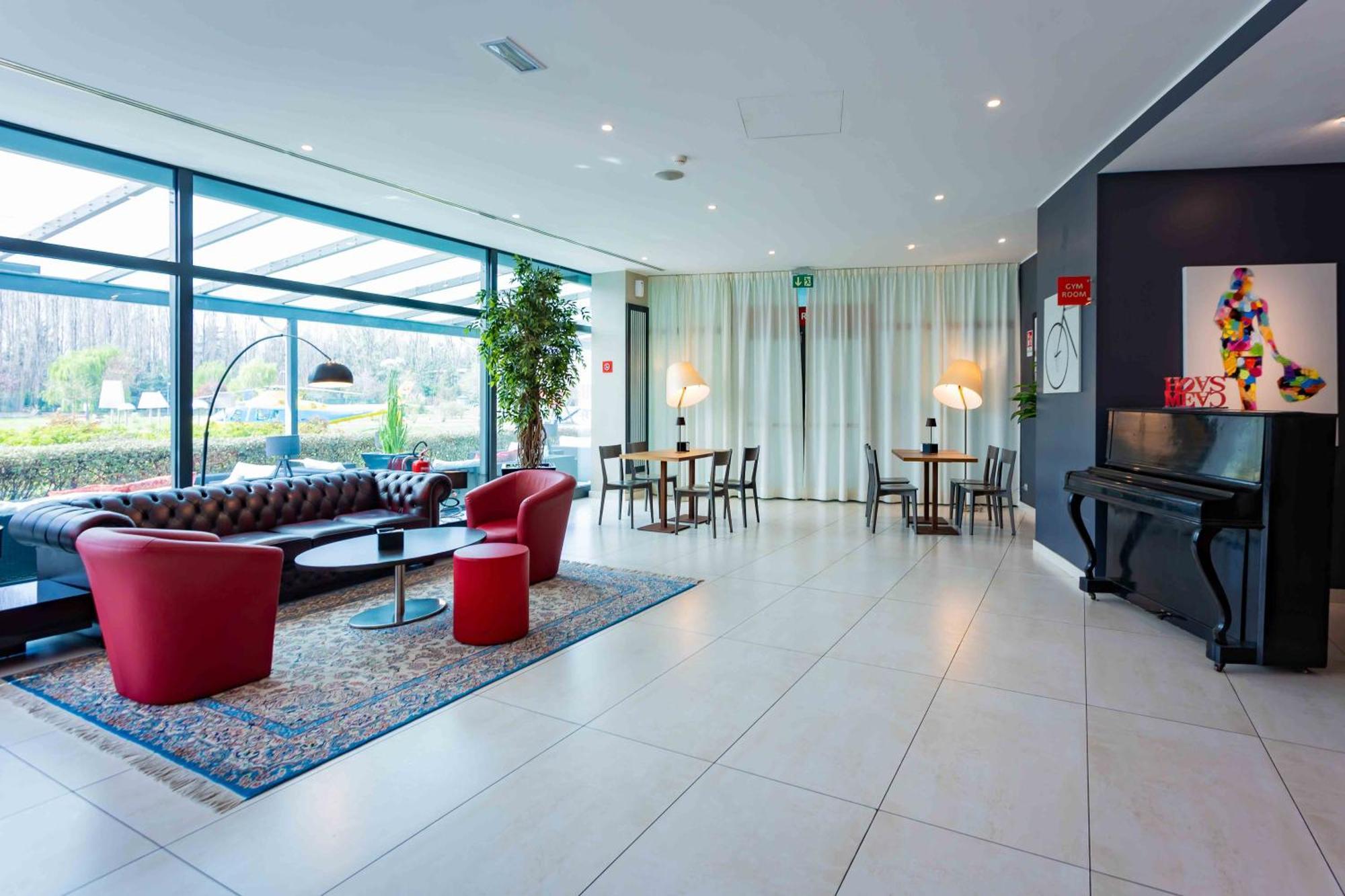 Ibis Styles Milano Est Settala Hotel Bagian luar foto