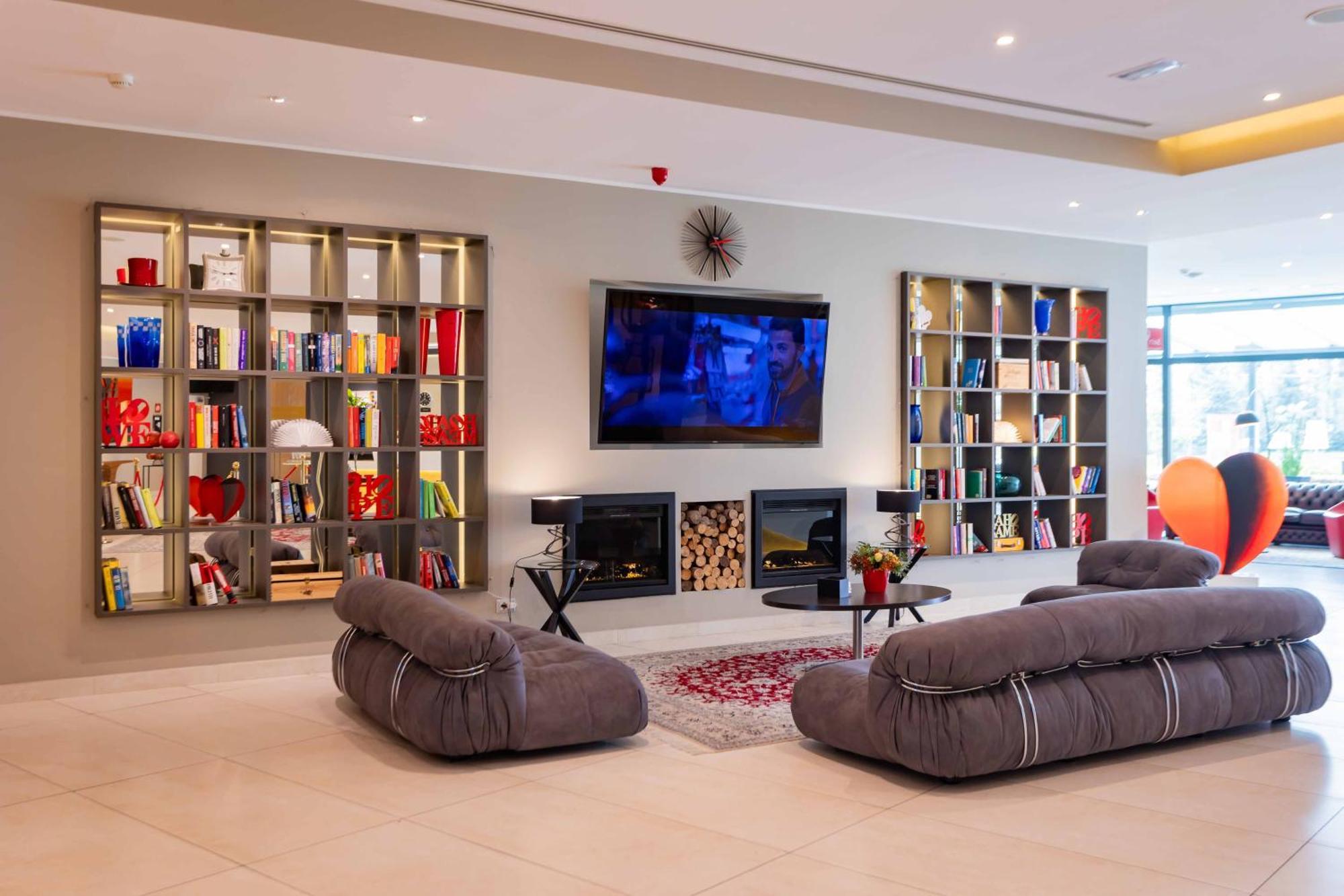 Ibis Styles Milano Est Settala Hotel Bagian luar foto