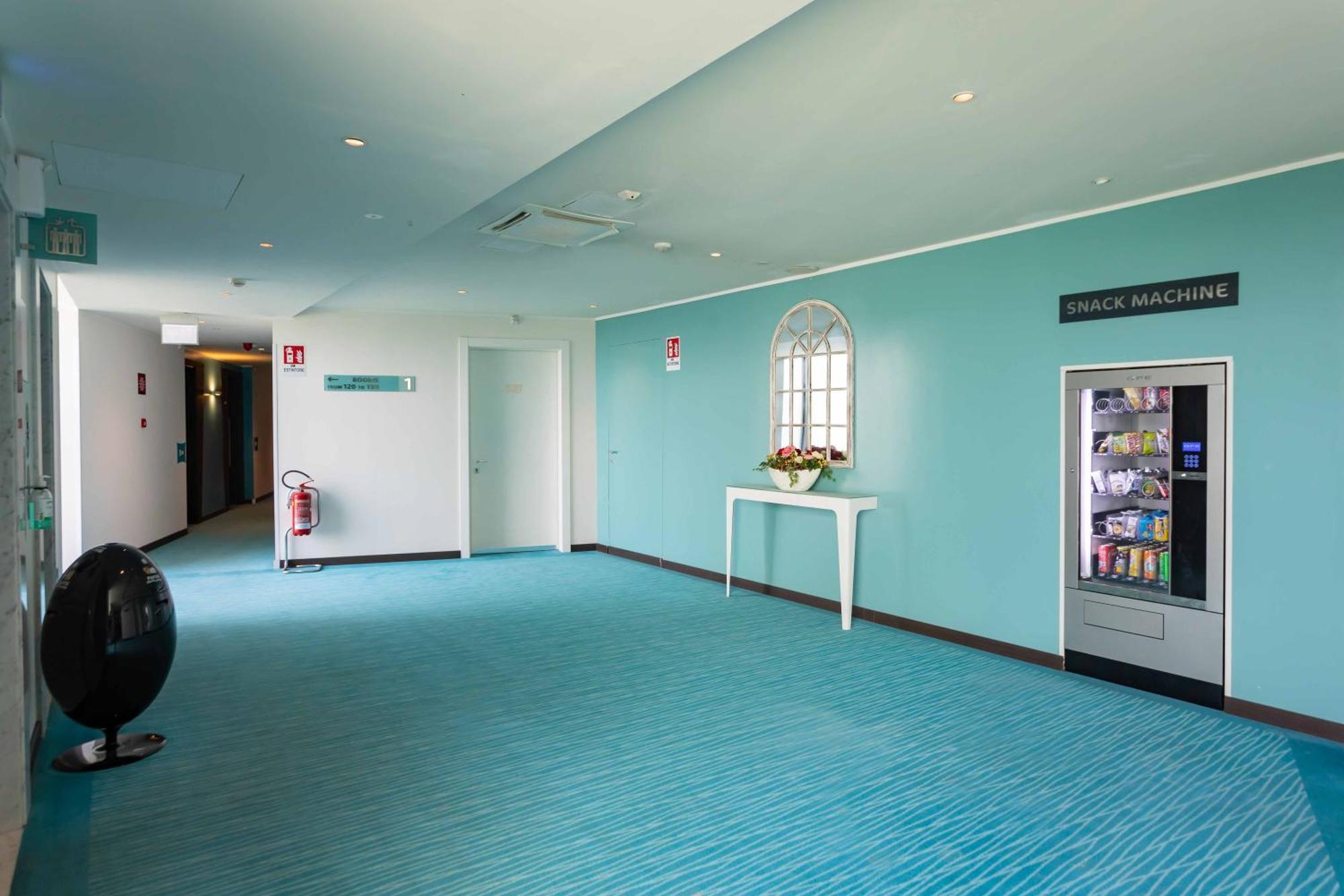 Ibis Styles Milano Est Settala Hotel Bagian luar foto
