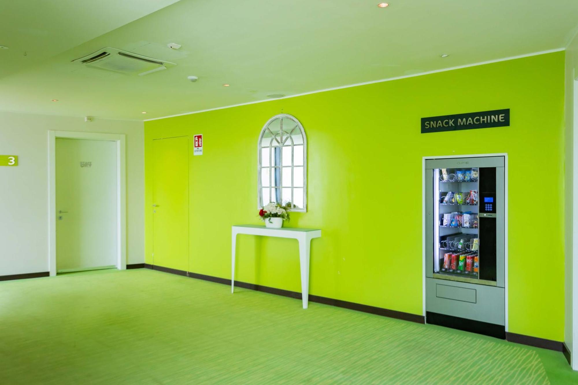 Ibis Styles Milano Est Settala Hotel Bagian luar foto