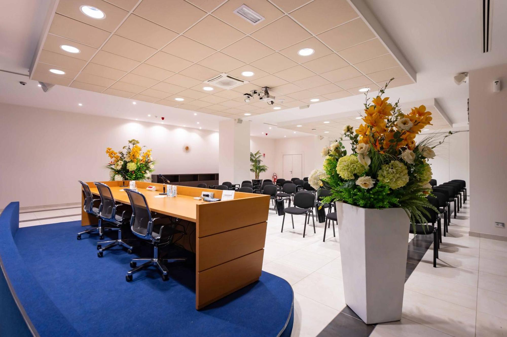 Ibis Styles Milano Est Settala Hotel Bagian luar foto