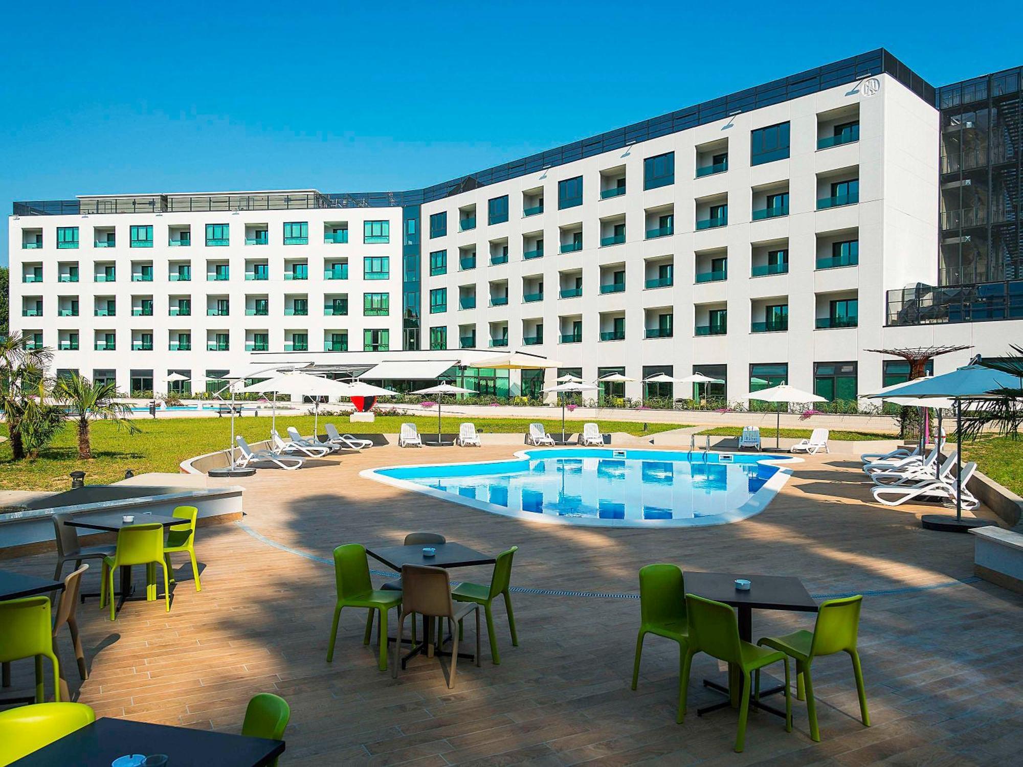 Ibis Styles Milano Est Settala Hotel Bagian luar foto