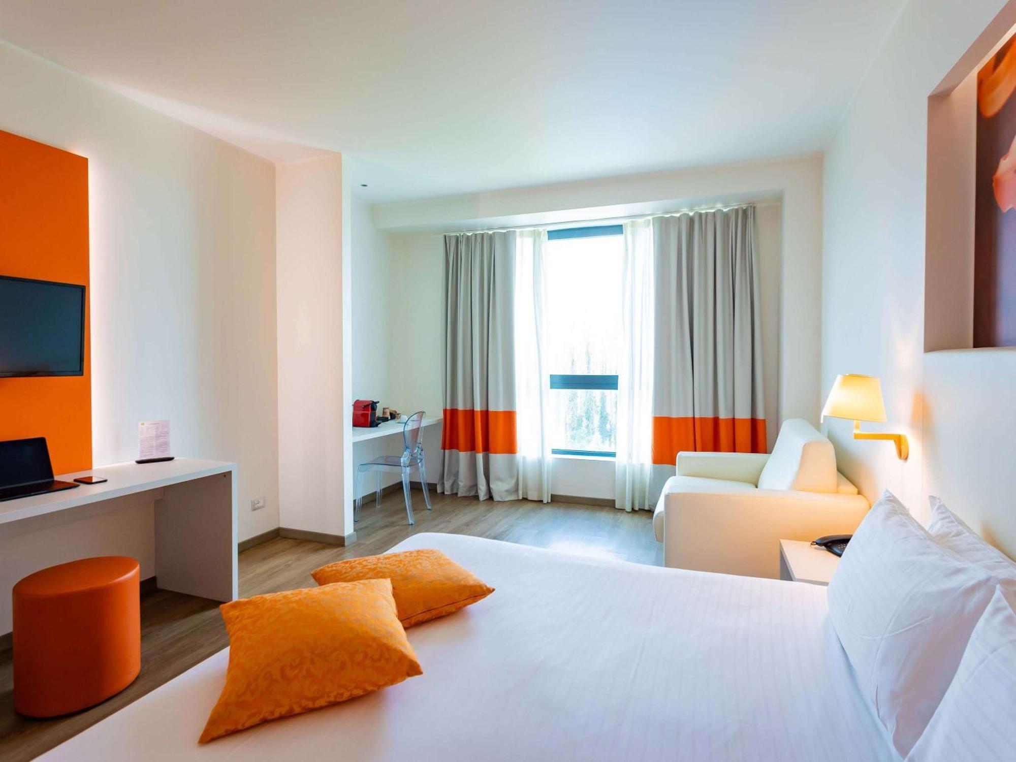Ibis Styles Milano Est Settala Hotel Bagian luar foto